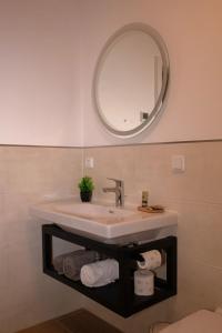 Fotografie z fotogalerie ubytování Mein Träumchen Apartements- 7 Rose stillvoll und zentral übernachten v destinaci Bielefeld