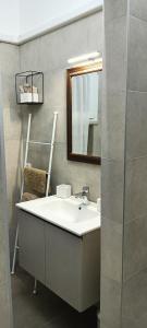 A bathroom at Riviera 34 Még 37 kép