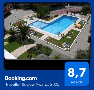 Bazén v ubytování Oasis Near Barcelona Pool Tennis Beach nebo v jeho okolí