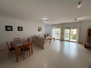 Posedenie v ubytovaní Sea Flower Miraflores Golf and Beach Parking included
