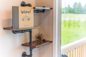 Φωτογραφία από το άλμπουμ του Rainforest Tiny Home Retreat Industrial 26 σε Forks