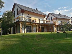 Budova, kde se apartmán nachází + 34 fotografií