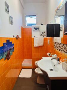 Koupelna v ubytování Marziah Inn