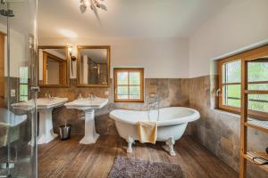 Kúpeľňa v ubytovaní Dachstein Chalet Goisern