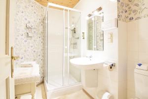 Koupelna v ubytování Hotel Landsitz Pichlschloss + 37 fotografií