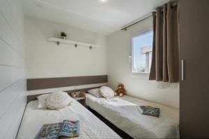 Photo de la galerie de l'établissement Mobile Home Camping Marvilla Parks Le Petit Mousse M028, à Vias