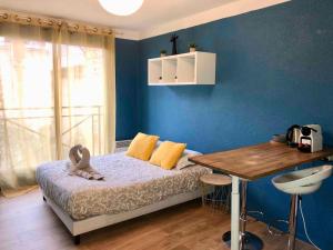 Ένα ή περισσότερα κρεβάτια σε δωμάτιο στο BnGo I Le Cosy I 2 personnes, Gare Perrache, Place Bellecour, Hypercentre Lyon +6 φωτογραφίες