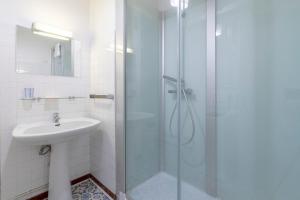 Ένα μπάνιο στο Jungle Indus - Centre & gare à pied