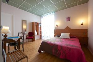 Gallery image of Logis Hôtel de France in Arudy +16 photos