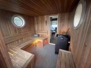 Hausboot Rollyboot的休息区
