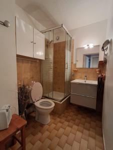 Koupelna v ubytování Magnifique T2 Port de Carnon avec Wifi - Mer à 400m + 22 fotografií