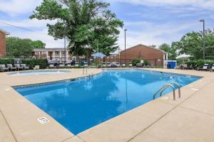 Piscina de la sau aproape de Brentwood U8 I Cozy & Comfy I 2bd I Free Parking