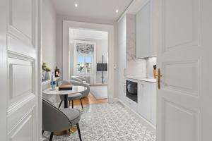 Kuchyň nebo kuchyňský kout v ubytování Vodickova Luxury Suites