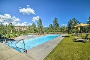 Bazén v ubytování Mtn-View Gem in Durango with Community Perks nebo v jeho okolí