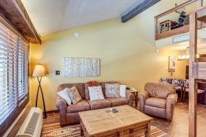 Posezení v ubytování Mtn-View Gem in Durango with Community Perks