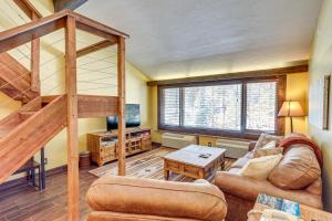 Posezení v ubytování Mtn-View Gem in Durango with Community Perks