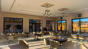 Restaurace v ubytování Hôtel Atlas Day