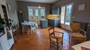 Η κουζίνα ή μικρή κουζίνα στο Domaine Verte Vallée