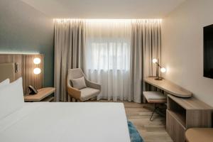 Postel nebo postele na pokoji v ubytování Courtyard by Marriott Sliema