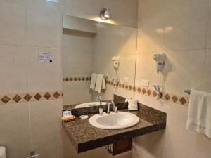 Phòng tắm tại Florida del Inca Hotel +28 ảnh