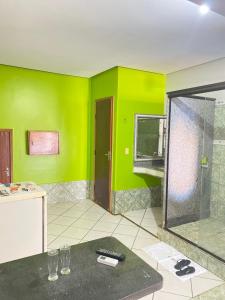 Kuchyň nebo kuchyňský kout v ubytování Hotel A DOIS adults only