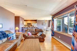 Istumisnurk majutusasutuses Stunning Mountain Views Silverthorne Condo!