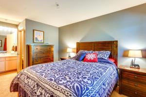 Voodi või voodid majutusasutuse Stunning Mountain Views Silverthorne Condo! toas