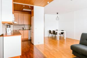 Η κουζίνα ή μικρή κουζίνα στο Perfect Location Two Bedroom