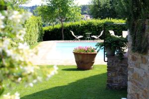 A garden outside La Compagnia del Chianti