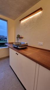 Kuchyň nebo kuchyňský kout v ubytování Appartement Manieldi - Golfe de St-Tropez