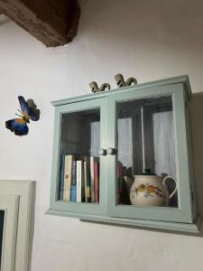 Knihovna v apartmánu + 26 fotografií