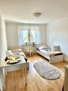 Postel nebo postele na pokoji v ubytování Quiet Apartment near Airport Vienna #2