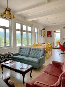 Posezení v ubytování Auberge de Jeunesse des Balcons