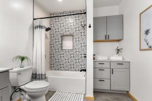 Charming Hoover Hideaway - Studio - A Location 욕실