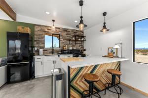 Charming Hoover Hideaway - Studio - A Location 주방 또는 간이 주방