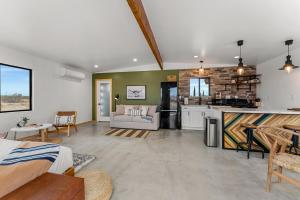 Charming Hoover Hideaway - Studio - A Location 주방 또는 간이 주방
