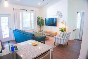 The Lotus Suite Newly Built Upscale Central TV 또는 엔터테인먼트 센터
