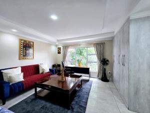 Waterfall City Guest Lodge的休息区
