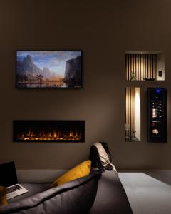 Μια τηλεόραση ή/και κέντρο ψυχαγωγίας στο CM Luxury Apartment