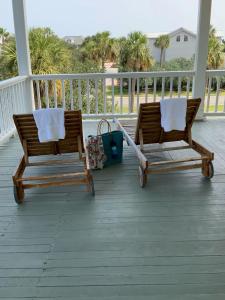 Fotografie z fotogalerie ubytování Officers Row - elegant home with private pool steps from beach v destinaci Tybee Island