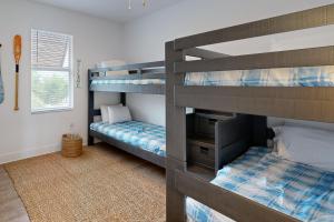 Postel nebo postele na pokoji v ubytování Coco Plum Oasis + 23 fotografií