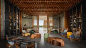 Hotel Indigo Bintan Lagoi Beach by IHG的休息区