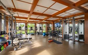 Fitness centrum a/nebo fitness zařízení v ubytování Hotel Indigo Bintan Lagoi Beach by IHG