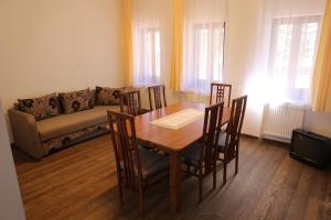 Φωτογραφία από το άλμπουμ του Ezüstfenyő Agroturisztikai Panzió σε Borzont