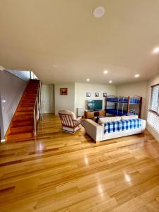 Χώρος καθιστικού στο Lichen Villa Bay of Fires +3 φωτογραφίες