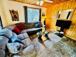Gallery image of Cozy Bear South-Inside Yosemite-Sleeps 5 in Yosemite West