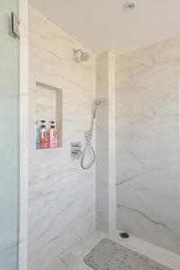 Фотография из галереи 3BR Apt in Acapulco with Pool and Private Club в городе Акапулько-де-Хуарес
