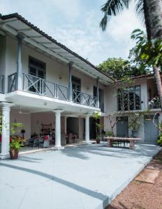 Το κτήριο όπου στεγάζεται  η βίλα