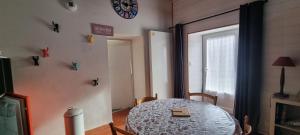 Postel nebo postele na pokoji v ubytování gite 2 ou 3 personnes - campagne
