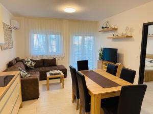 TV/trung tâm giải trí tại Léda Apartmanok 1-2 Siófok Aranypart